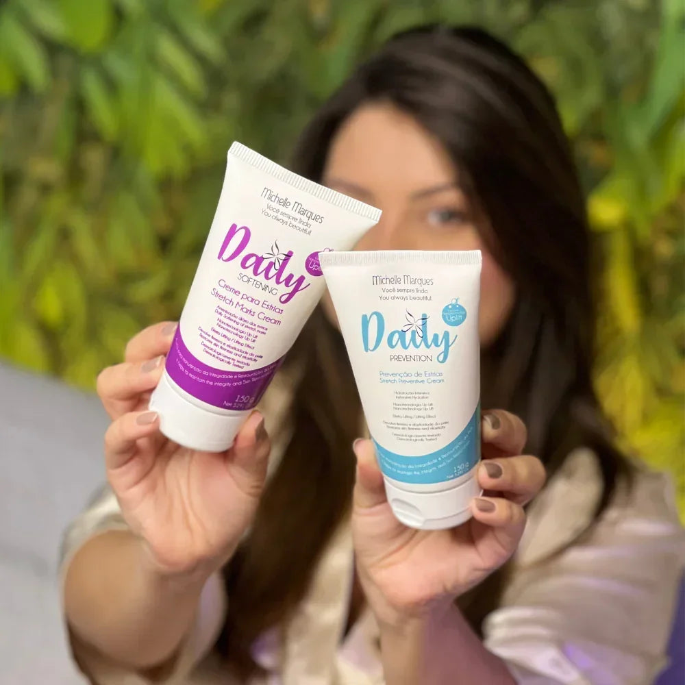 Kit Compre 3 cremes preventivo Ganhe 1 creme para estrias + 1 Necessaire